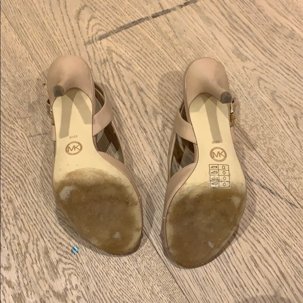 size 9.5 Michael Kors nude heels - Picture 3 of 4